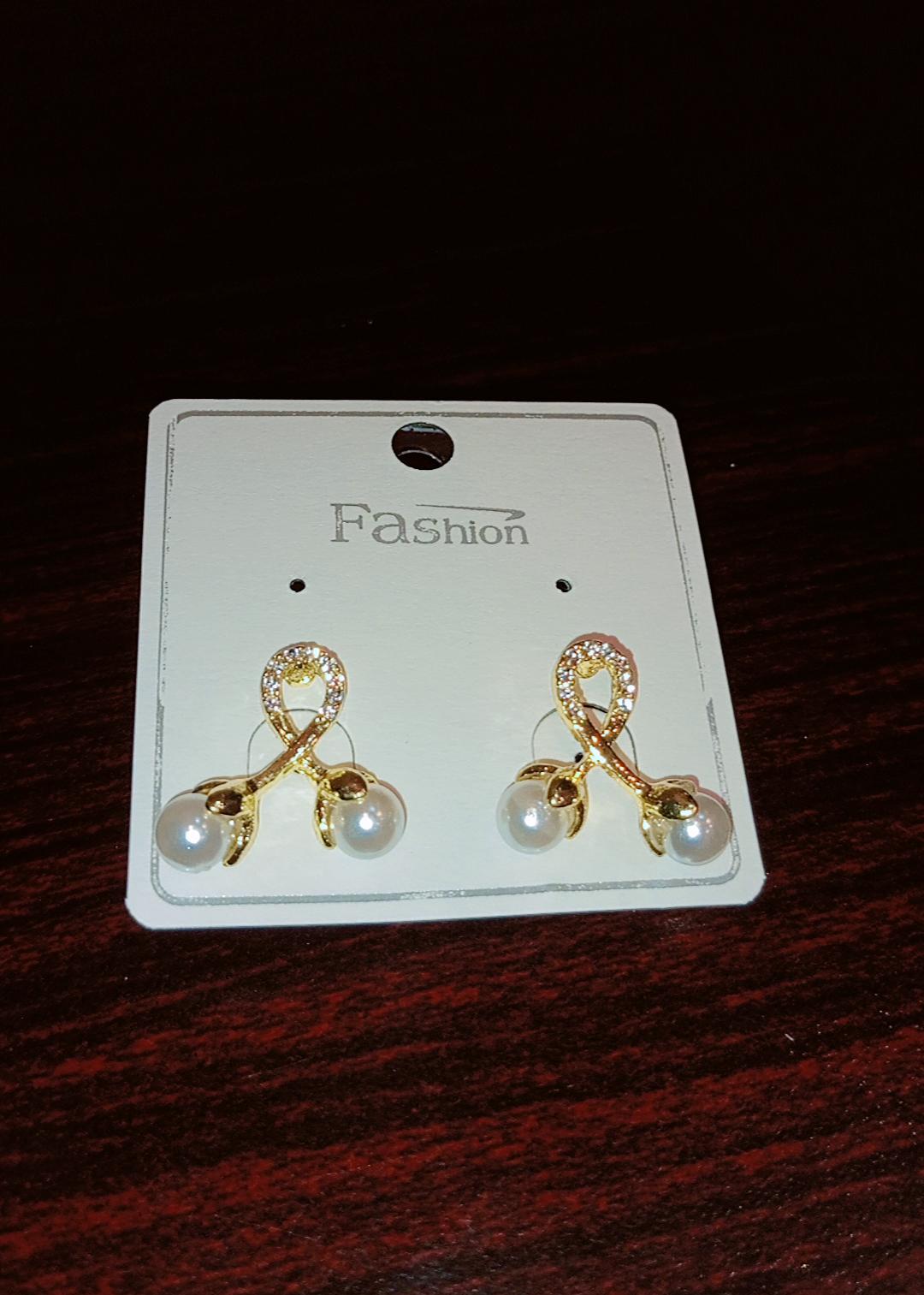 Elegant Pearl Bow Stud Earrings