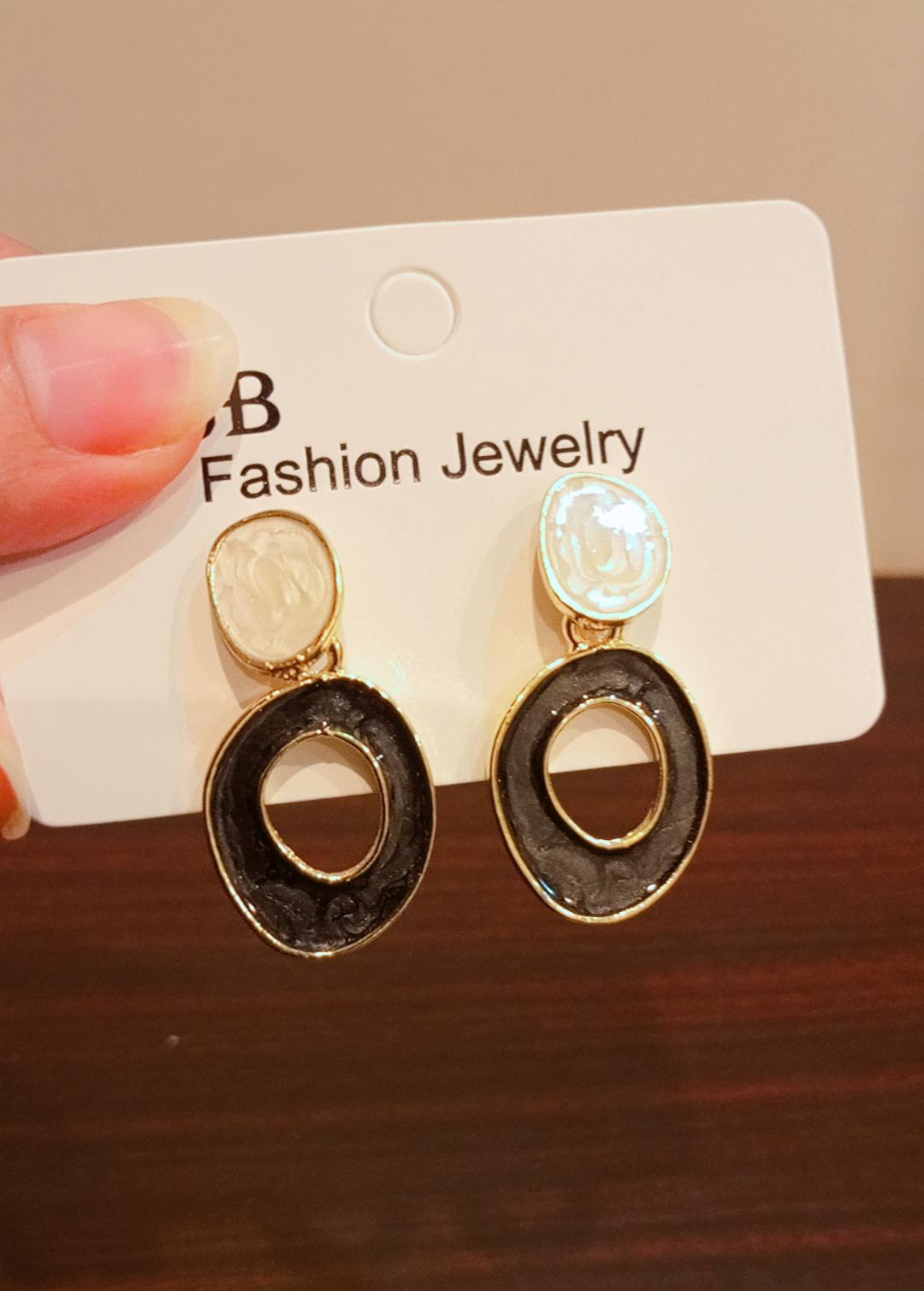 Elegant Black Oval Drop Earrings
