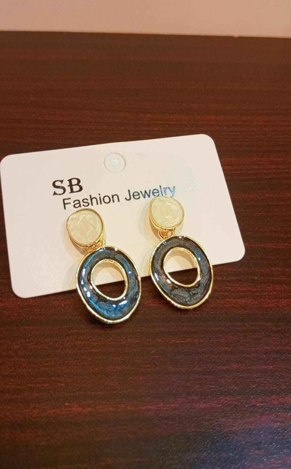 Elegant Black Oval Drop Earrings
