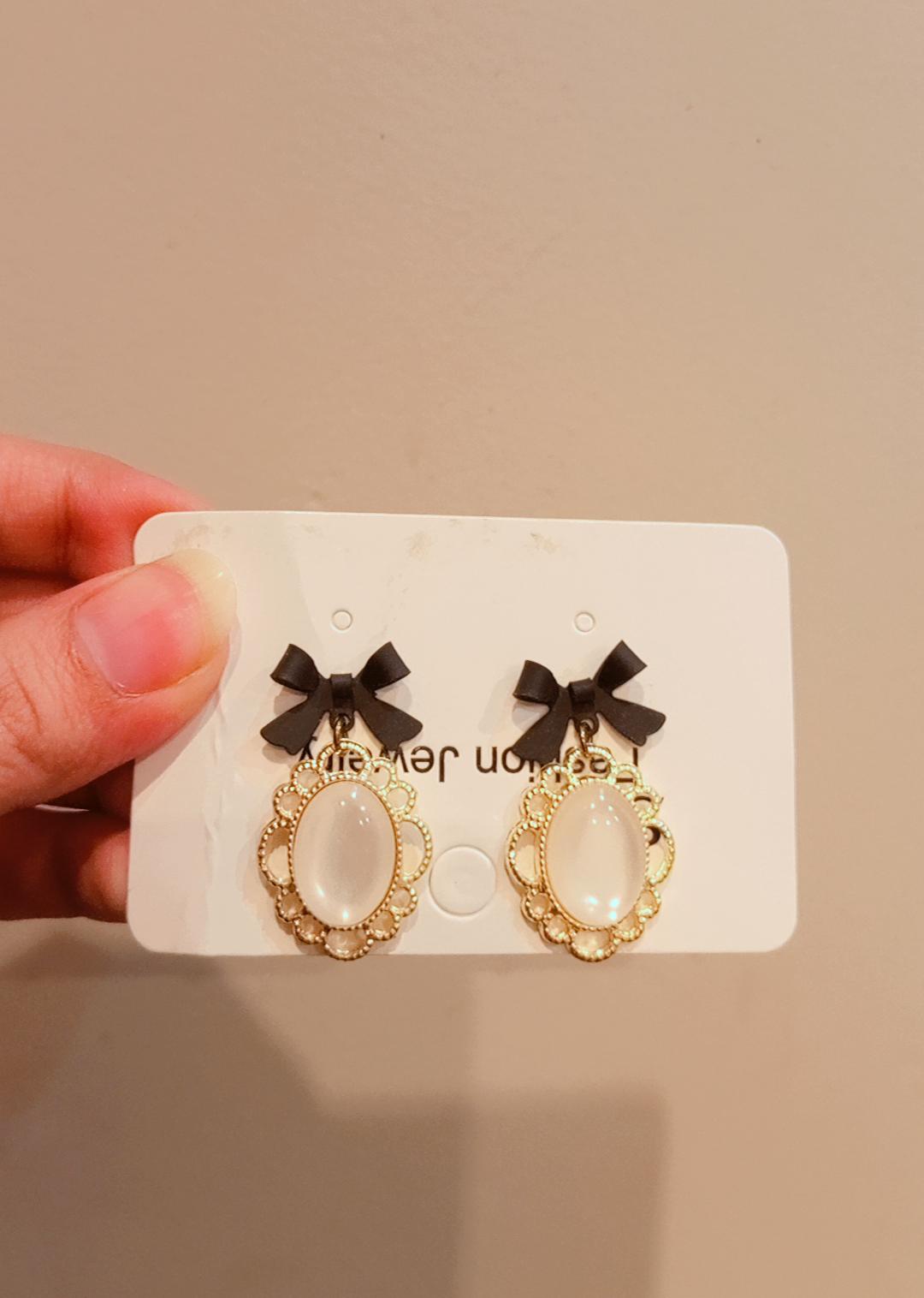 Elegant Vintage Bow Pearl Drop Earrings