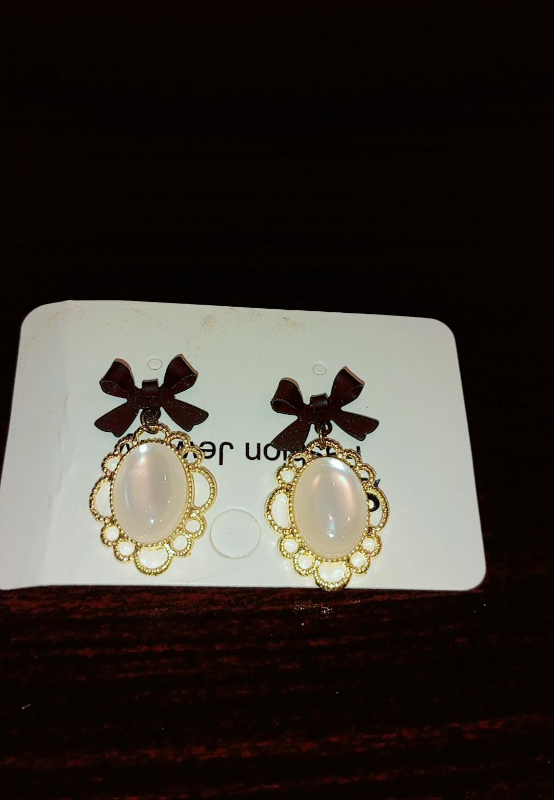 Elegant Vintage Bow Pearl Drop Earrings