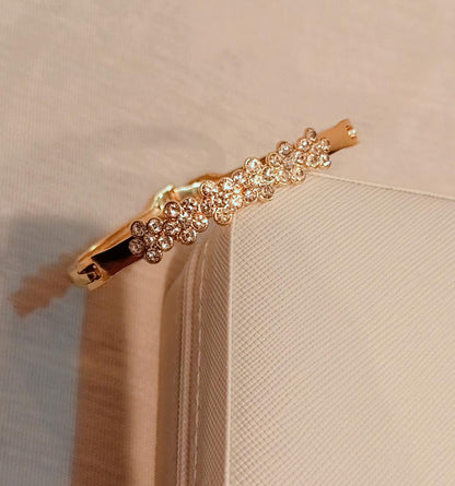 Elegant Gold Crystal Floral Bracelet